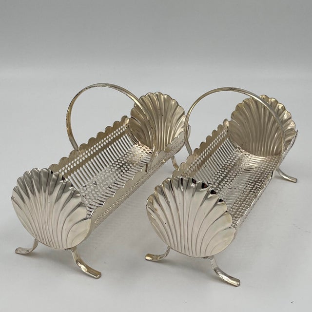 Mid-Century English Silverplate Scallop Shell Cracker Server Baskets or Biscuit Troughs - Set of 2 For Sale - Image 4 of 11