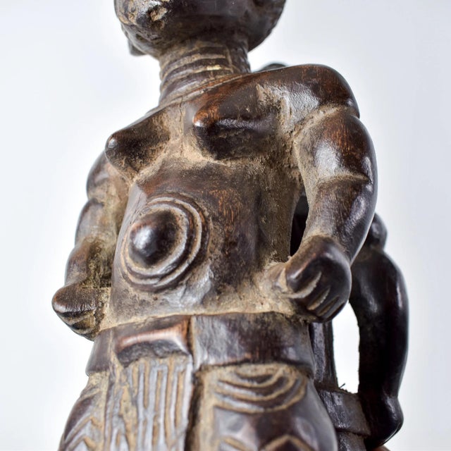Early 20th Century Bene Lulua Divination Double Figure on Custom Base For Sale - Image 16 of 17
