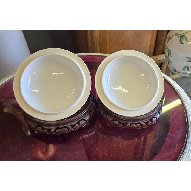 Vintage Chinese Porcelain Hand Painted Rice Pot / Ginger Jar a Pair For Sale - Image 9 of 11