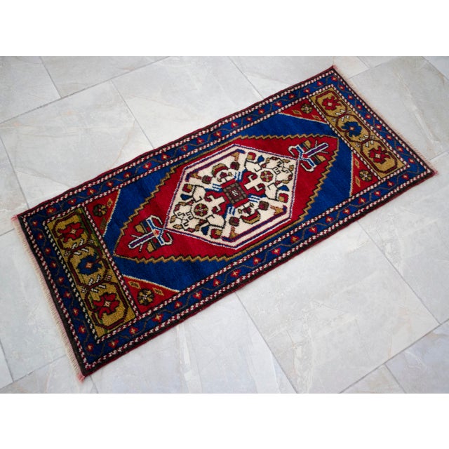 1970s Hand Made Small Turkish Rug. DoorMat Entry Decor Kitchen Mat Baht Mat - 20'' X 44'' For Sale - Image 13 of 13