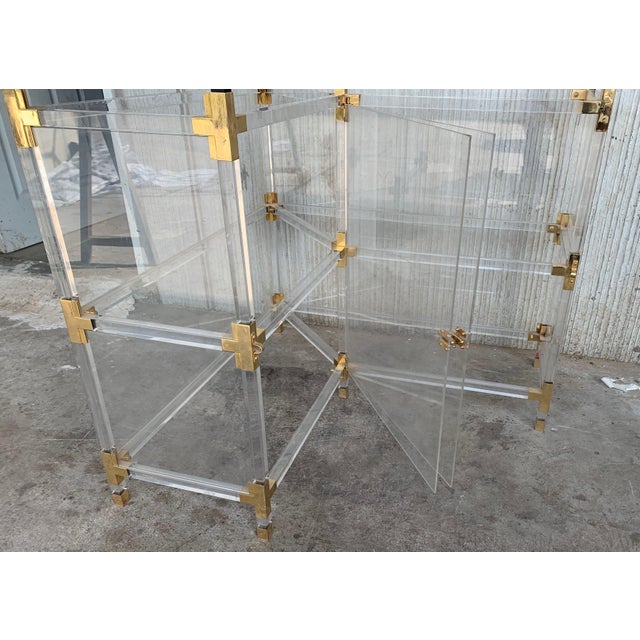 Mid 20th Century Brass, Lucite and Glass Étagère with Five Shelves For Sale - Image 9 of 18