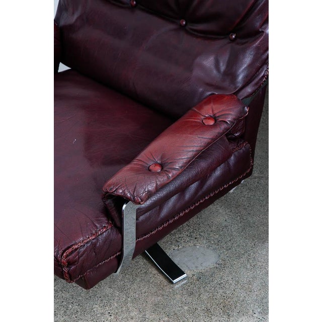 1960s Mid Century Danish Modern Lounge Chairs Burgundy Chrome Pair Set Attributed to Arne Norell For Sale - Image 11 of 12