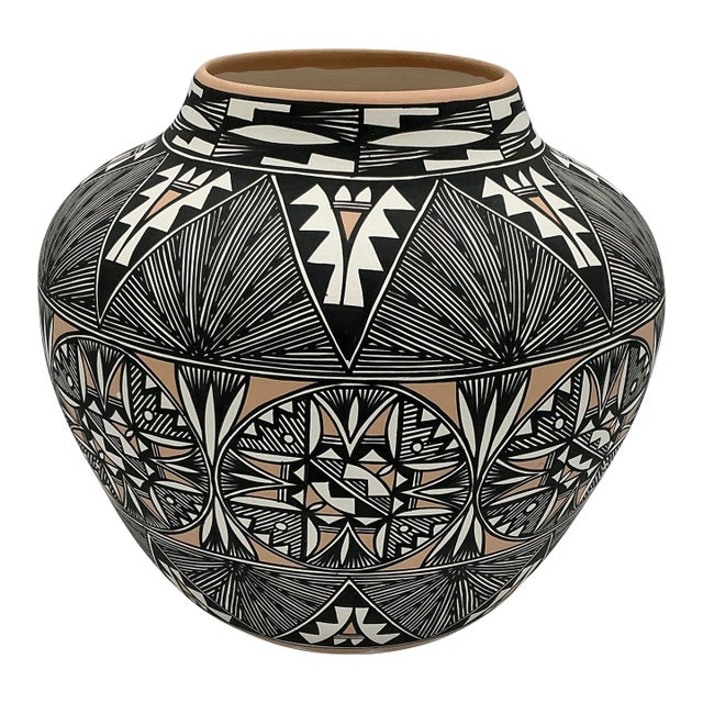 Native American Pottery Vase by Roberta H. Trujillo “Sky” – Signed For Sale