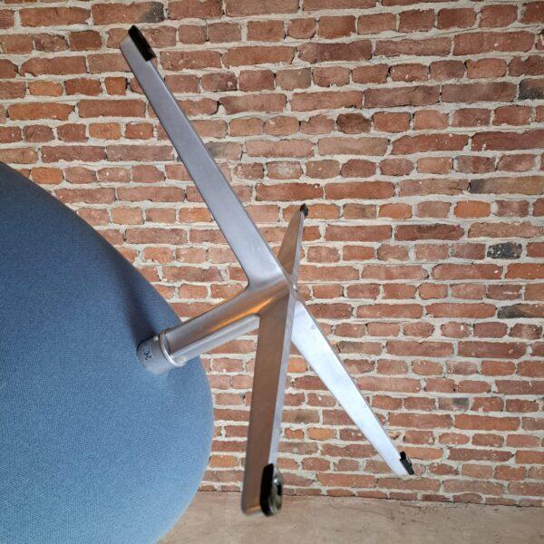 No. 3320 Swan Chair by Arne Jacobsen for Fritz Hansen, 1958 For Sale - Image 5 of 7