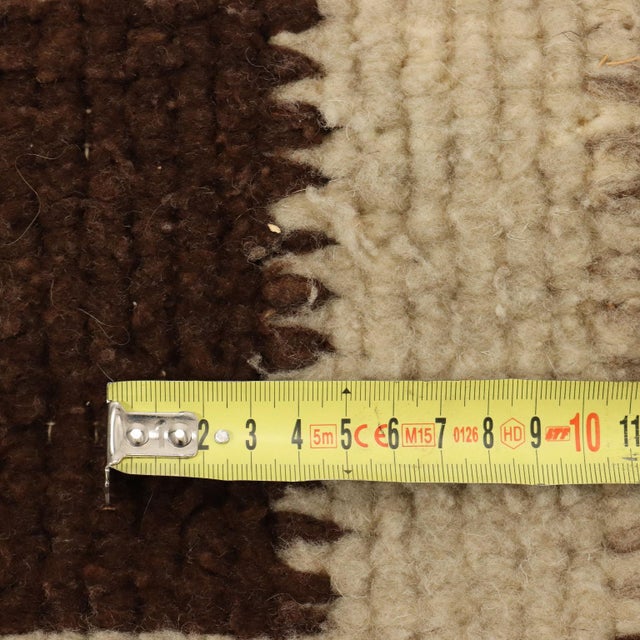 Vintage Rug in Wool For Sale - Image 10 of 11