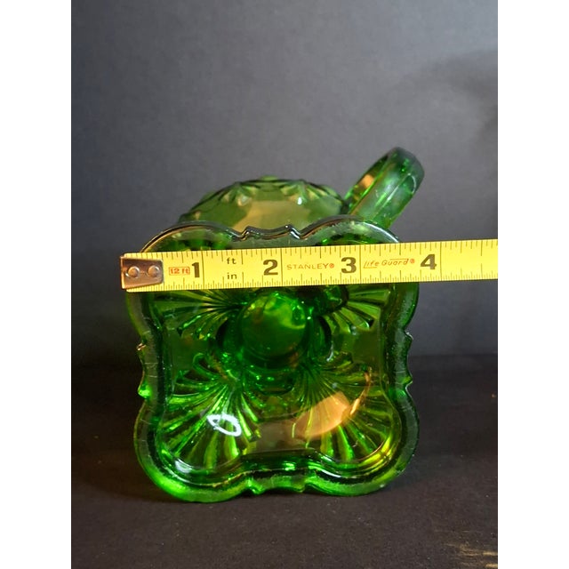 Vintage Hollywood Regency l.e. Smith Emerald Green Moon & Star Glass Finger Oil Lamp Brass Burner Chimney For Sale - Image 17 of 18