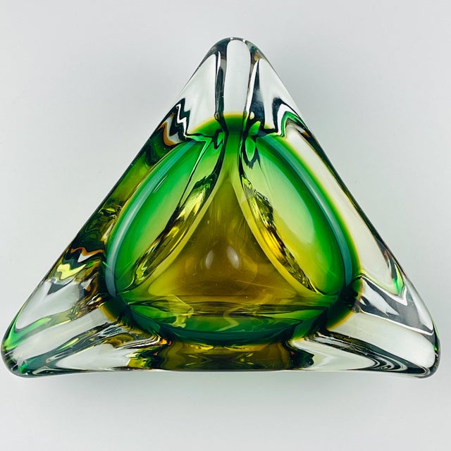 Amazing vintage sommerso murano glass ashtray. Made by Arte Nuova in the 1950s/60s, this piece is unmarked, but it can be...