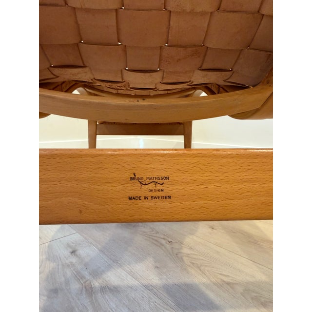 1940s Vintage Bruno Mathsson “Pernilla 3” Leather & Beech Chaise Lounge Chair, Firma Karl Mathsson, 1942 For Sale - Image 5 of 5