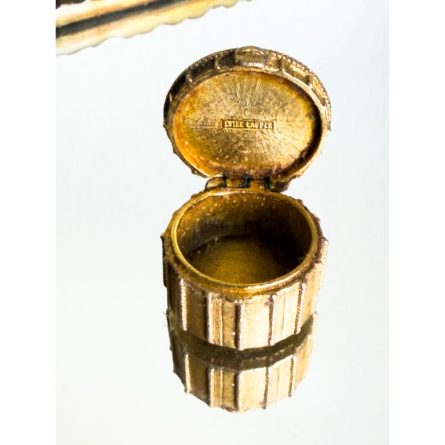 Vintage 1980s Hollywood Regency Estée Lauder Palazzo Solid Perfume Compact. For Sale In New York - Image 6 of 12