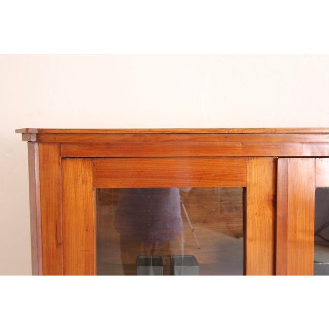 19th Century Biedermeier Display Cabinet in Cherrywood For Sale - Image 9 of 18