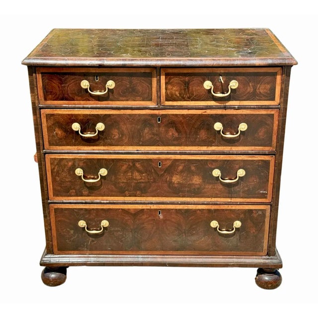 William and Mary Oyster Veneer Chest of Drawers For Sale - Image 4 of 12