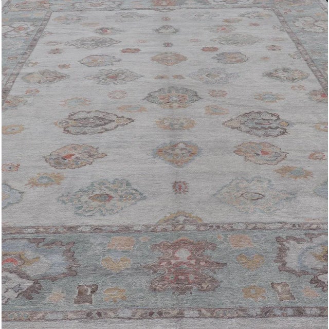 Traditional Large Turkish Oushak Rug With Neutral Color Palette and All-Over Floral Design 13'5 X 21'5 For Sale - Image 3 of 12