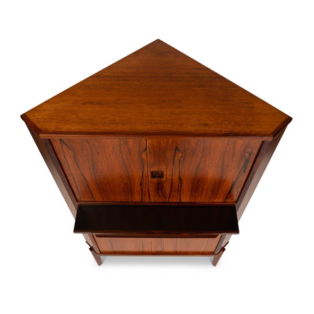 1960s Vintage Danish Mid-Century Rosewood Corner Bar Cabinet For Sale - Image 5 of 12
