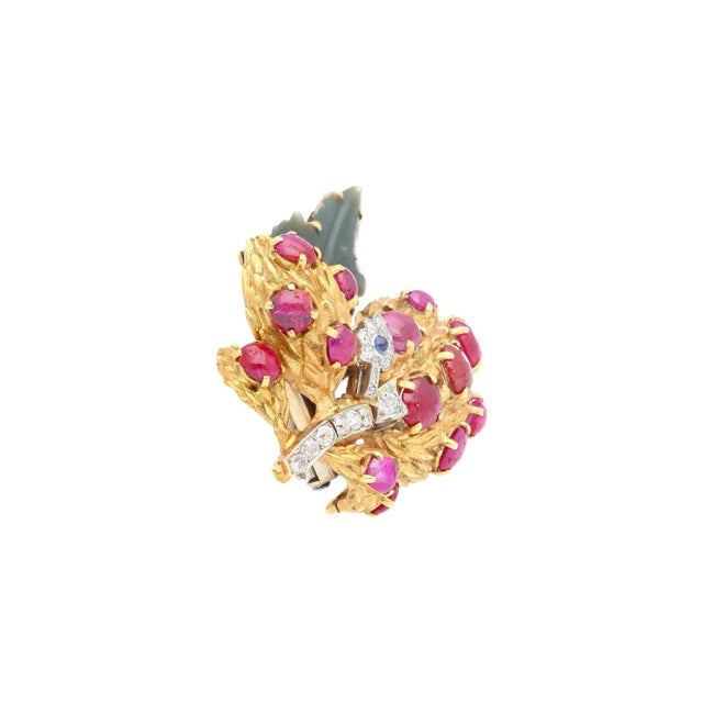 Cabochon Cut Ruby, Sapphire, Jade, and Diamond 18K/Platinum Brooch Pin For Sale - Image 4 of 10