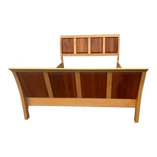 Mid 20th Century Copeland Furniture Sarah Maple & Cherry Queen Sleigh Bed Shaker Style For Sale