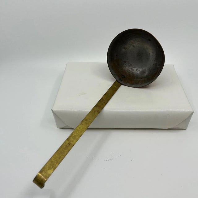 Mid 20th Century Vintage Hand Forged Copper and Tin Ladle With Brass Finish Metal Handle For Sale - Image 5 of 8