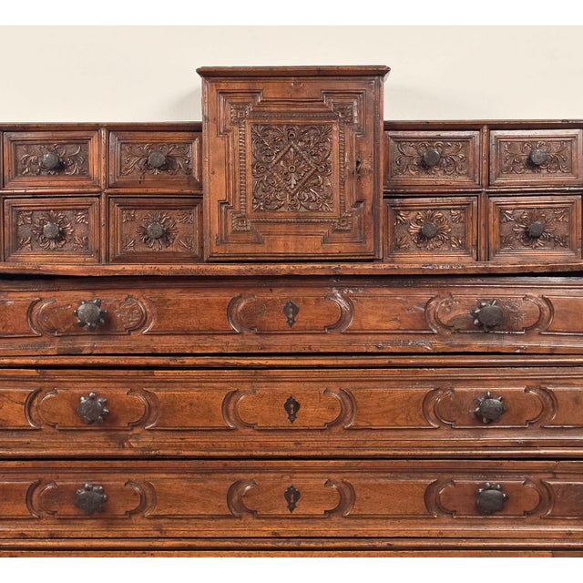 A large and good Italian walnut Baroque chest, circa 1780. Probably made in or around Florence. This chest / commode has...