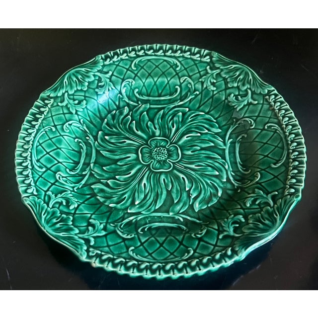 English Antique English Green Majolica Bread Basket and Wall Plates- Set of 3 For Sale - Image 3 of 16