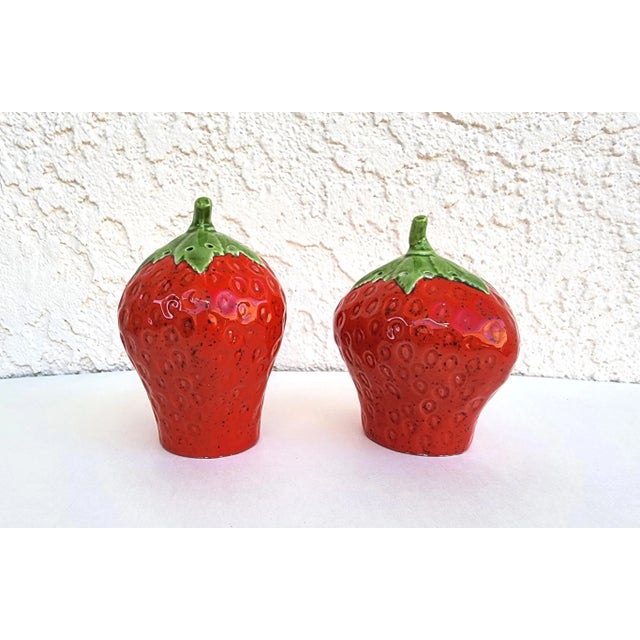 Early 21st Century Vintage Ceramic Strawberry Salt & Pepper Shakers -2 Pieces For Sale - Image 5 of 8