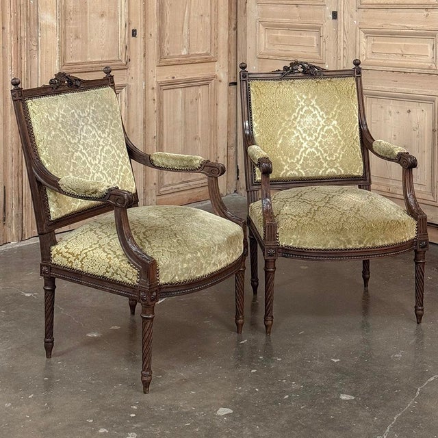 French Pair of 19th Century French Louis XVI Walnut Armchairs ~ Fauteuils For Sale - Image 3 of 17