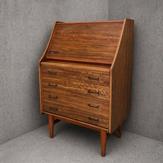 Mid-Century Writing Bureau by Welters of Wycombe, 1970s, in Very Good conditions. Designed 1970 to 1979