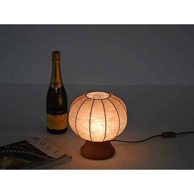 Flos Mid-Century Cocoon Table Lamp with Wood Base by Achille Castiglioni for Flos, Italy, 1960s For Sale - Image 4 of 15