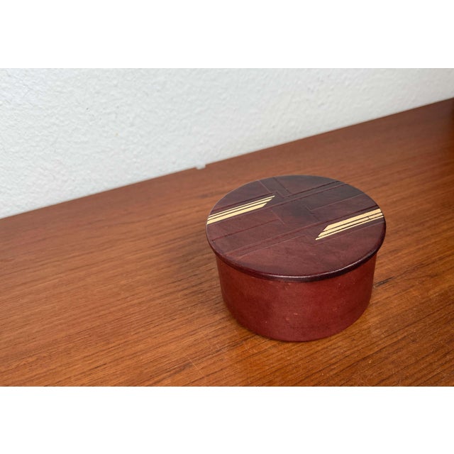 Animal Skin Art Deco German Round Leather Jewelry Box with Lid, 1920s For Sale - Image 7 of 18