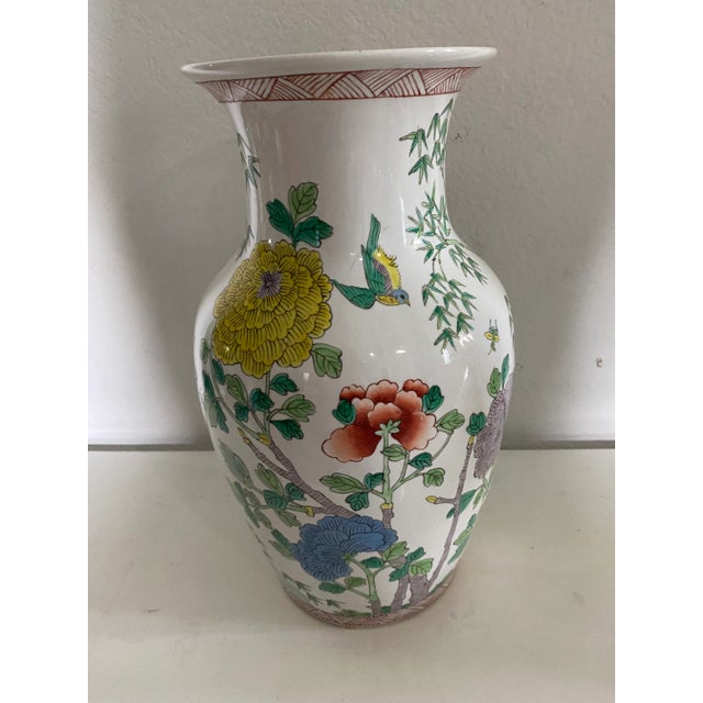 1960s Large 1960s Chinese Export Vase For Sale - Image 5 of 9