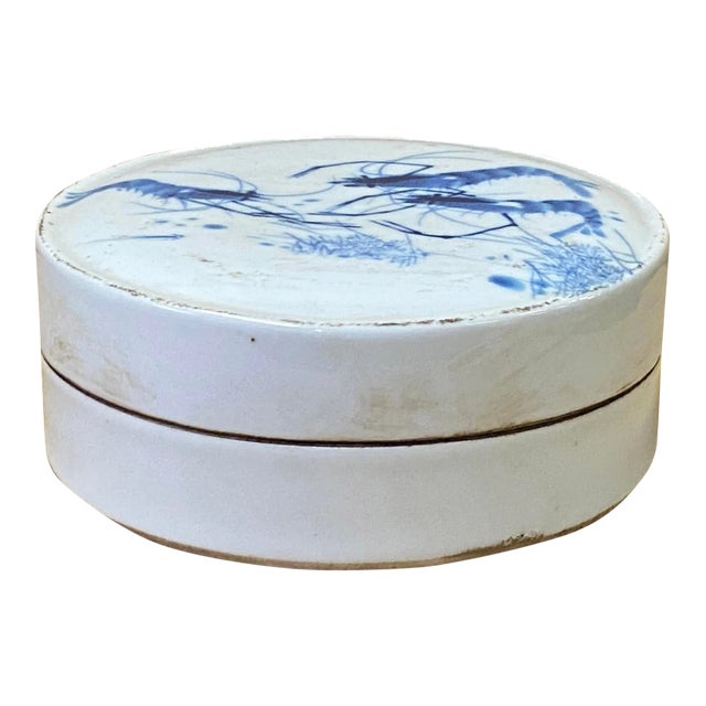 Chinese Blue White Porcelain Prawn Graphic Round Box Display For Sale