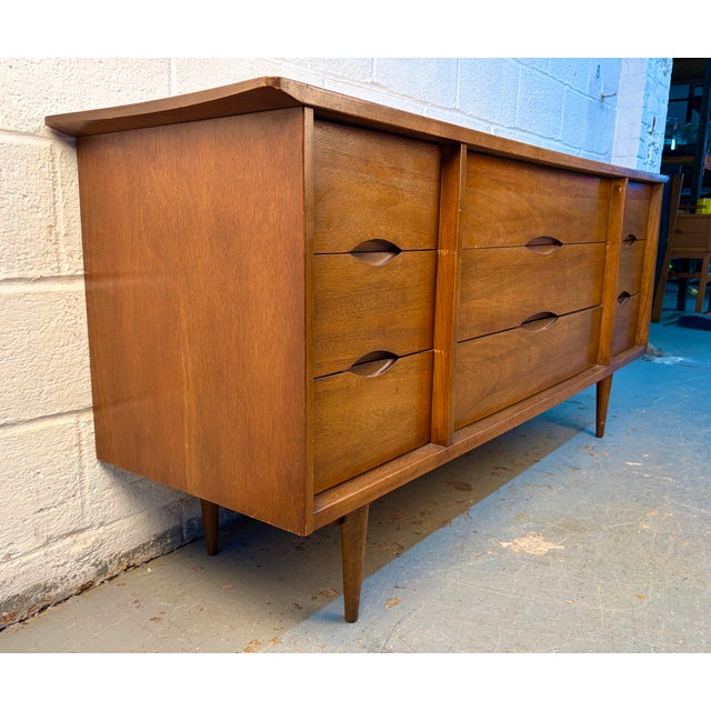 Bassett Furniture Mid 20th Century Modern Walnut Sideboard by Bassett Furniture, Inc. For Sale - Image 4 of 18