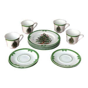 Georges Briard Vintage Christmas Cups, Saucers, and Dessert Plates in "Yule Tide" Pattern-12 Pieces