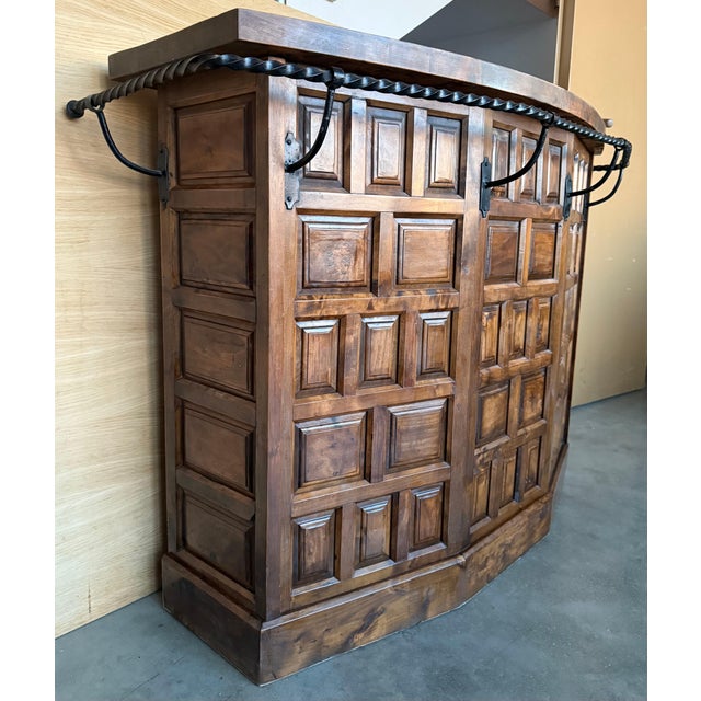 Commanding yet understated, this monumental draper’s counter from 1930s Spain is a tactile manifesto of the Castilian...