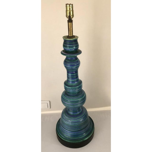 Mid-Century Modern Italian Ceramic Lamp in the style of Aldo Londi For Sale - Image 3 of 8