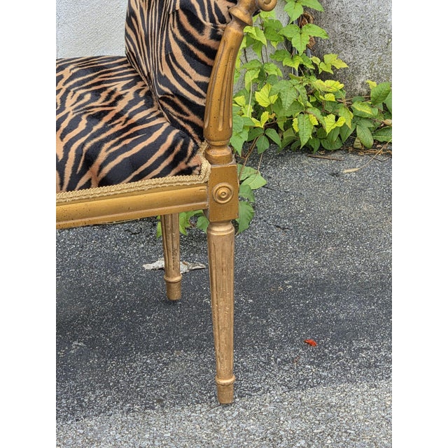 Gold 19th Century Italian Gilded Window Bench. For Sale - Image 8 of 17