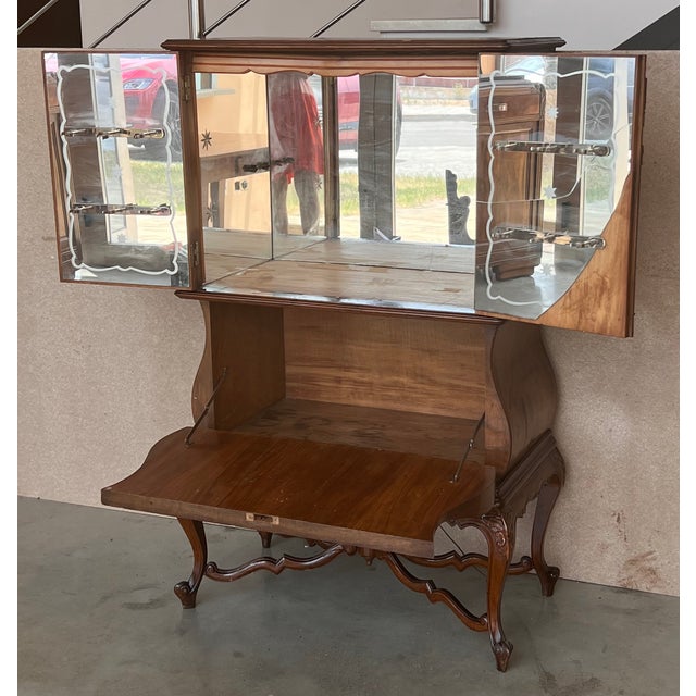 1940s Mid-Century Modern Spanish Walnut Wood and Mirror Bar Cabinet, 1940s For Sale - Image 5 of 11