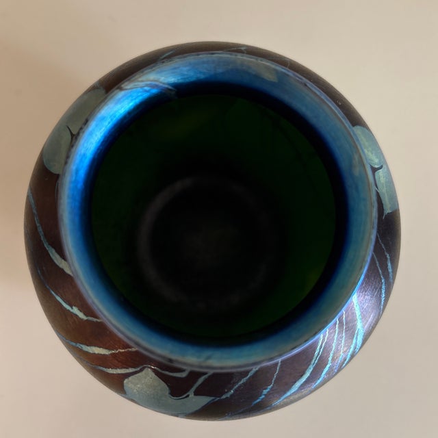 1920s In the Style of Tiffany Favrille Heart and Vine Art Glass Vase For Sale - Image 4 of 7