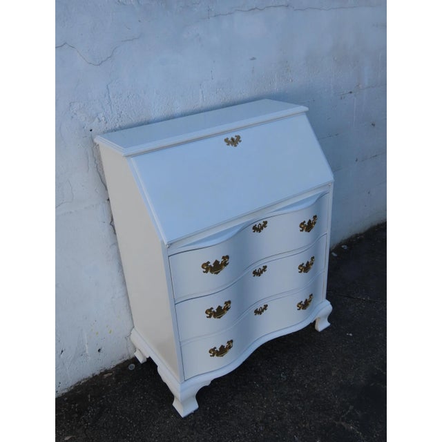 Painted White Serpentine Secretary Desk 6331 For Sale - Image 4 of 16
