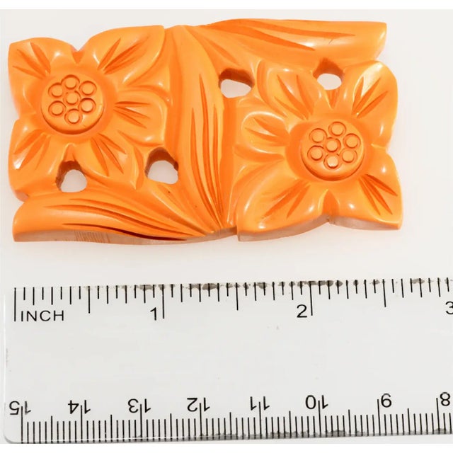 Abstract Vintage Yellow Carved Flowers Bakelite Brooch For Sale - Image 3 of 3