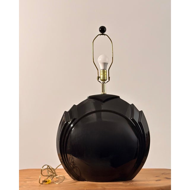 Postmodern Vintage 1980s Postmodern Neo-Deco Black Ceramic Table Lamp With Custom Shade For Sale - Image 3 of 7