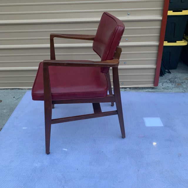 Gunlocke Mid-Century Modern Gunlocke Red Vinyl Wooden Office Chair For Sale - Image 4 of 12