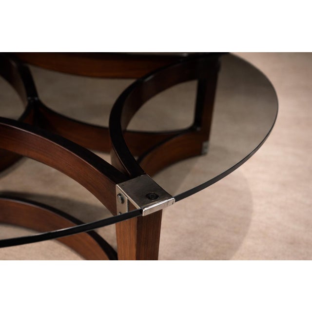 Mid-Century Modern Round Coffee Table in Bent Rosewood & Glass by Novo Rumo, Brazil, 1960s For Sale - Image 3 of 10