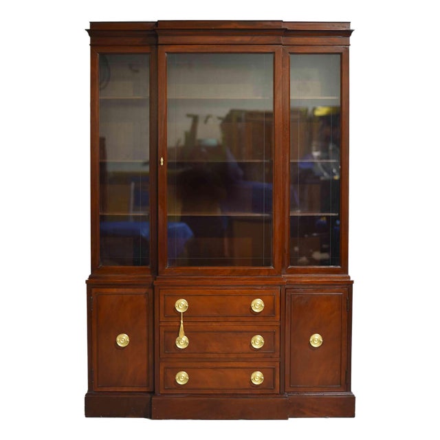 Mid Century Traditional Style Mahogany Display Curio China Cabinet by RWay For Sale