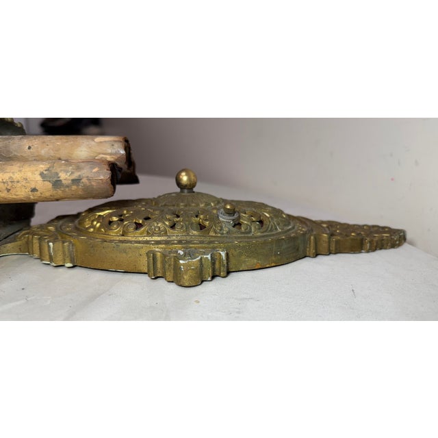 1910s Antique Ornate Victorian Reticulated Thick Gold Gilt Bronze Wall Sconce Fixture For Sale - Image 5 of 9