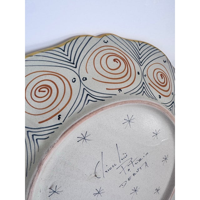 Ceramic Deruta Owl Hand Painted Italian Round Plate / Platter For Sale - Image 7 of 9