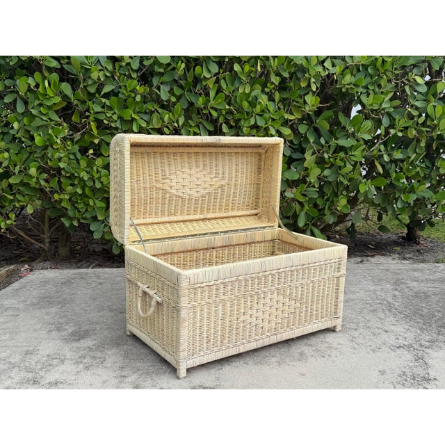 Henry Link Vintage Palm Beach Wicker Basket Blanket Chest / Storage Trunk For Sale - Image 4 of 13