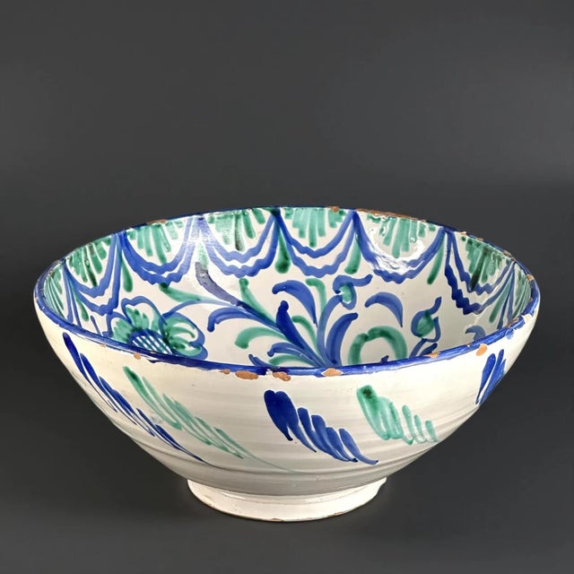 Large Fajalauza Granada Lebrillo Bowl in Hand-Painted Andalusian Faience with Blue and Green Decoration For Sale - Image 3 of 8