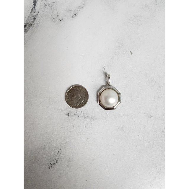 Contemporary 13MM - 14MM Mabe Pearl Pendant with Polished Bezel 18k White Gold For Sale - Image 3 of 3