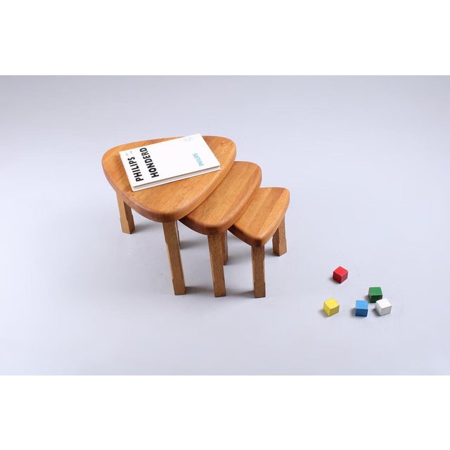 Light Oak Nesting Tables attributed to Charlotte Perriand, 1960s, Set of 3 For Sale - Image 6 of 10