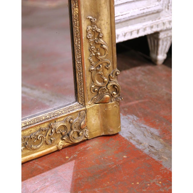 Gold 19th Century French Rococo Giltwood Mantel Mirror With Heart Motifs For Sale - Image 8 of 10
