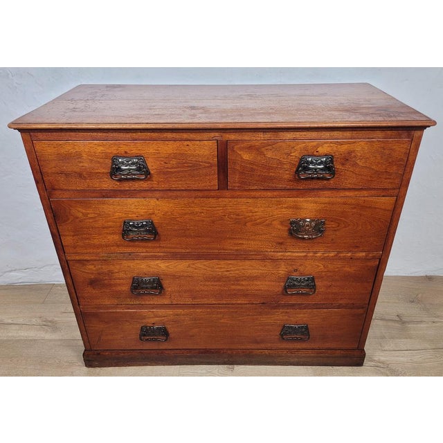 1910s Arts & Crafts Chest of Drawers in Pine with Drop Handle, 1910s For Sale - Image 5 of 18